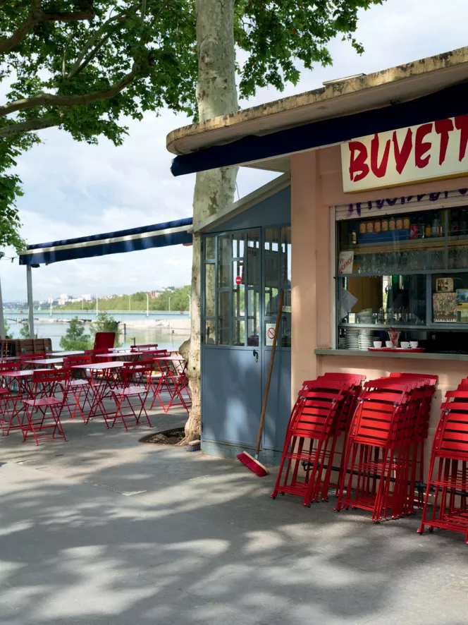 Fermob Bistro Tuintafel 57x57 Clay Grey 7 Fermob Bistro Tuintafel 57x57 Clay Grey - Afbeelding 7