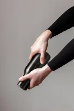 Audo Copenhagen Bottle Grinder Peper- En Zoutmolen Hunting Green/Beige Walnoot 28 Audo Copenhagen Bottle Grinder Peper- En Zoutmolen Hunting Green/Beige Walnoot -Beste Meubelcollectie Winkel x886x886 audo copenhagen norm bottle grinder peper en zoutmolen24.jpg.pagespeed.ic .m6hTp1WnO6