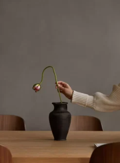 Audo Copenhagen The Penguin Eetkamerstoel Walnoot -Beste Meubelcollectie Winkel x886x886 audo copenhagen the penguin eetkamerstoel1.jpg.pagespeed.ic .2NsnsFH3eQ