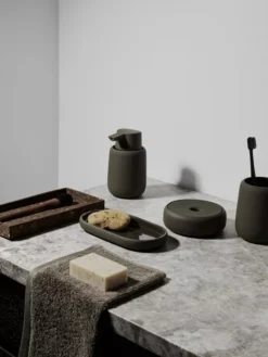 Blomus Sono Tray/dienblad Satellite 13 Blomus Sono Tray/dienblad Satellite -Beste Meubelcollectie Winkel x886x886 blomus sono zeepdispenser10.jpg.pagespeed.ic .GUsEJhdeRT