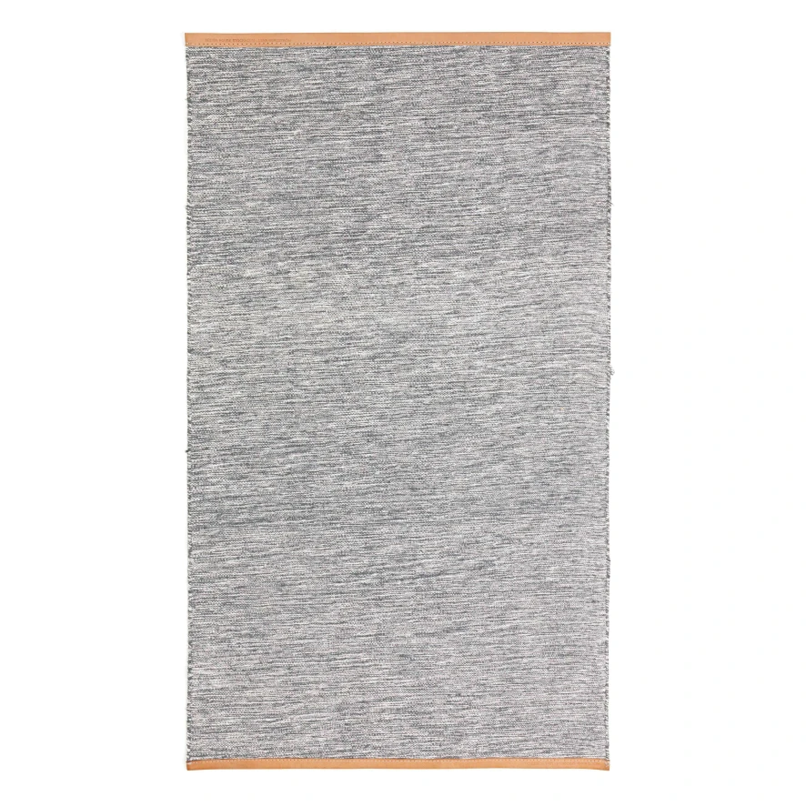 Design House Stockholm Björk Vloerkleed Small Donkergrijs 130x70 12 Design House Stockholm Björk Vloerkleed Small Donkergrijs 130x70 - Afbeelding 12