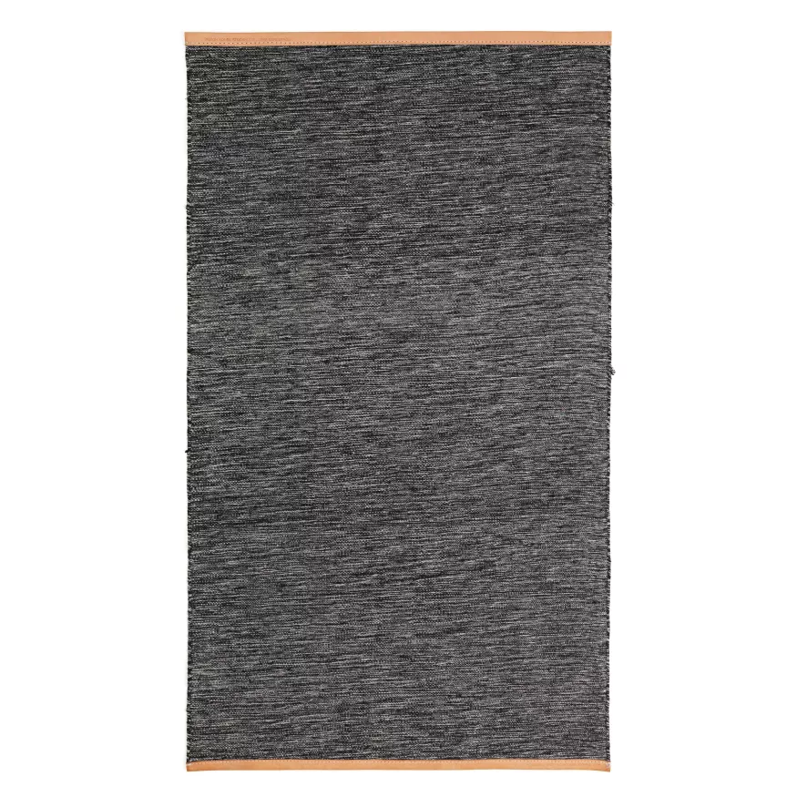 Design House Stockholm Björk Vloerkleed Small Donkergrijs 130x70 1 Design House Stockholm Björk Vloerkleed Small Donkergrijs 130x70