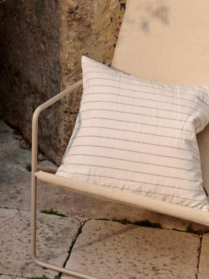 Ferm Living Grand Kussen 50x50 Off-white/chocolate 13 Ferm Living Grand Kussen 50x50 Off-white/chocolate - Afbeelding 13