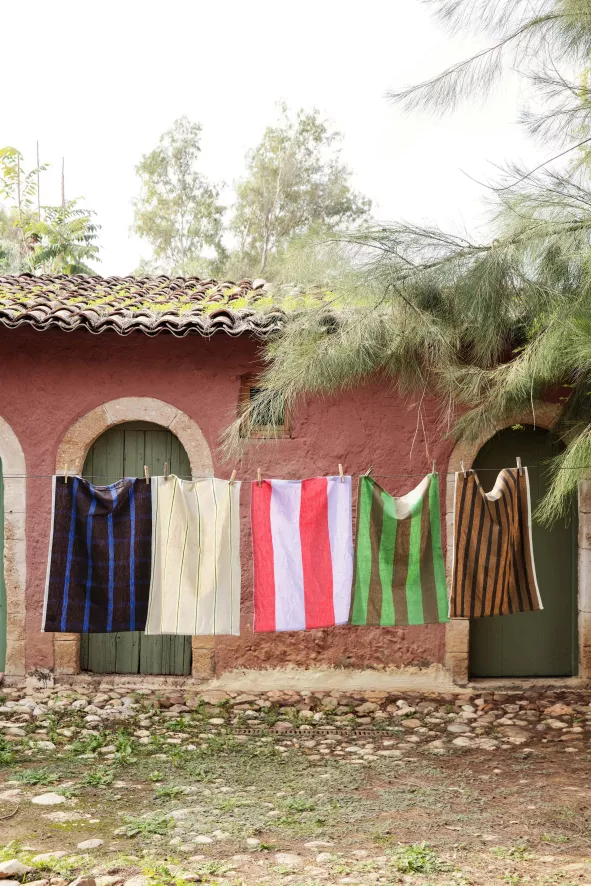 Ferm Living Hale Yarn-dyed Theedoek Faded Blue/Burgundy 7 Ferm Living Hale Yarn-dyed Theedoek Faded Blue/Burgundy - Afbeelding 7