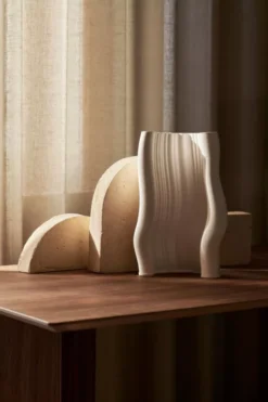 Ferm Living Moire Vaas H30 Off White 13 Ferm Living Moire Vaas H30 Off White -Beste Meubelcollectie Winkel x886x886 ferm living moire vaas2.jpg.pagespeed.ic .gz8Iqh KaH