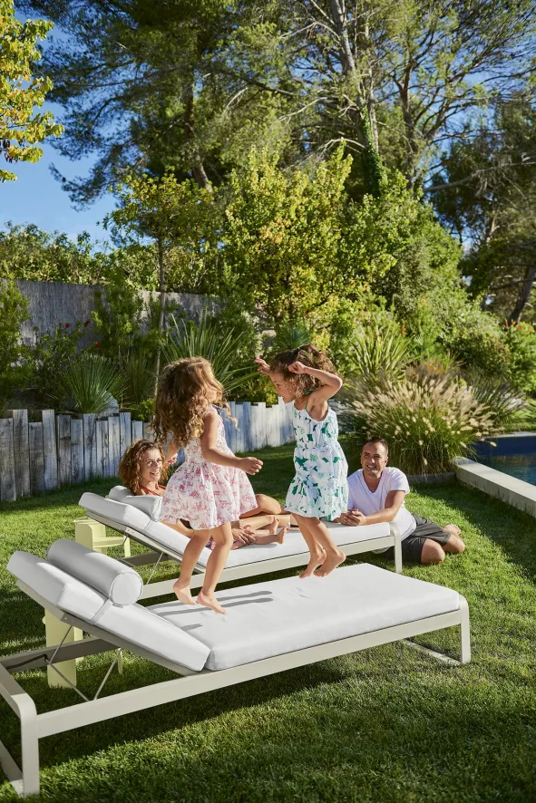 Fermob Bellevie Ligbed Kussen Flannelgrijs Cedar Green 11 Fermob Bellevie Ligbed Kussen Flannelgrijs Cedar Green - Afbeelding 11