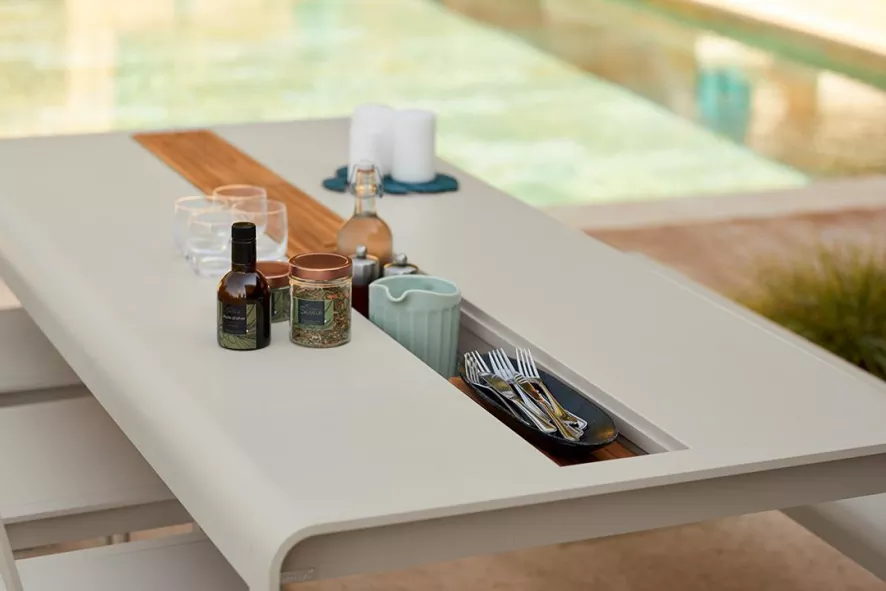 Fermob Bellevie Tuintafel 196x90 Met Opbergruimte Chili 3 Fermob Bellevie Tuintafel 196x90 Met Opbergruimte Chili - Afbeelding 3