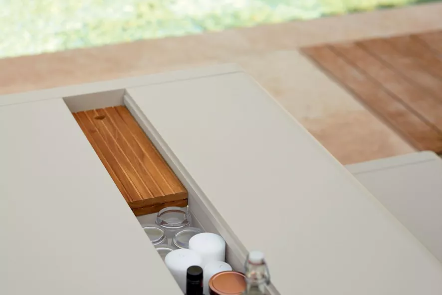 Fermob Bellevie Tuintafel 196x90 Met Opbergruimte Chili 5 Fermob Bellevie Tuintafel 196x90 Met Opbergruimte Chili - Afbeelding 5