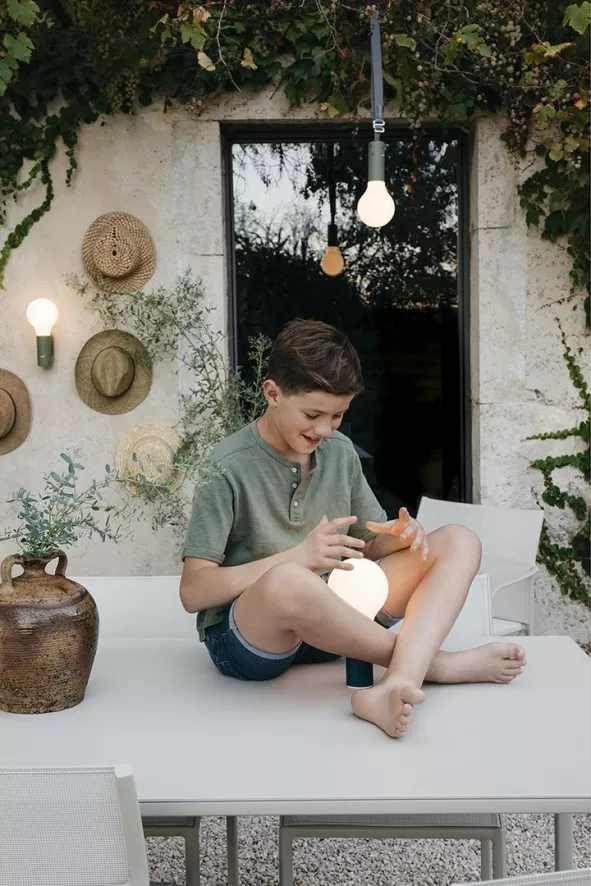 Fermob Calvi Tuintafel 195x95 Anthracite 8 Fermob Calvi Tuintafel 195x95 Anthracite - Afbeelding 8