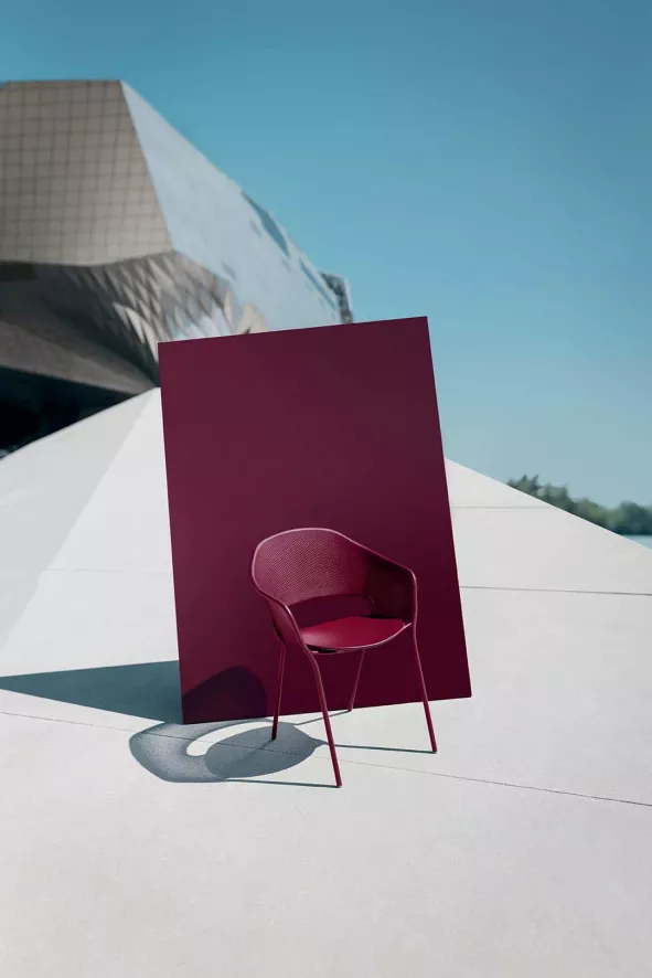 Fermob Kate Tuinstoel Met Armleuning Deep Blue 5 Fermob Kate Tuinstoel Met Armleuning Deep Blue - Afbeelding 5