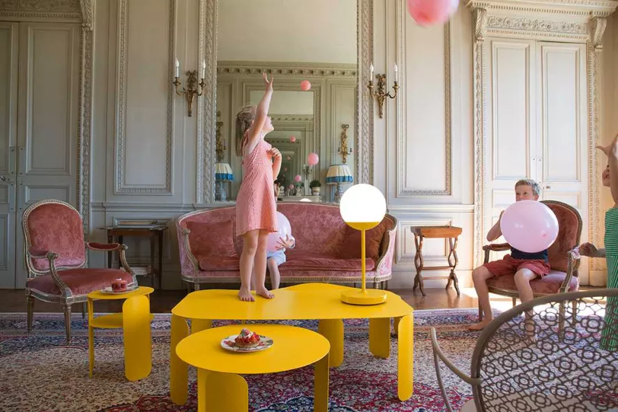 Fermob MOOON! Tafellamp H63 LED Oplaadbaar Black Cherry 8 Fermob MOOON! Tafellamp H63 LED Oplaadbaar Black Cherry - Afbeelding 8