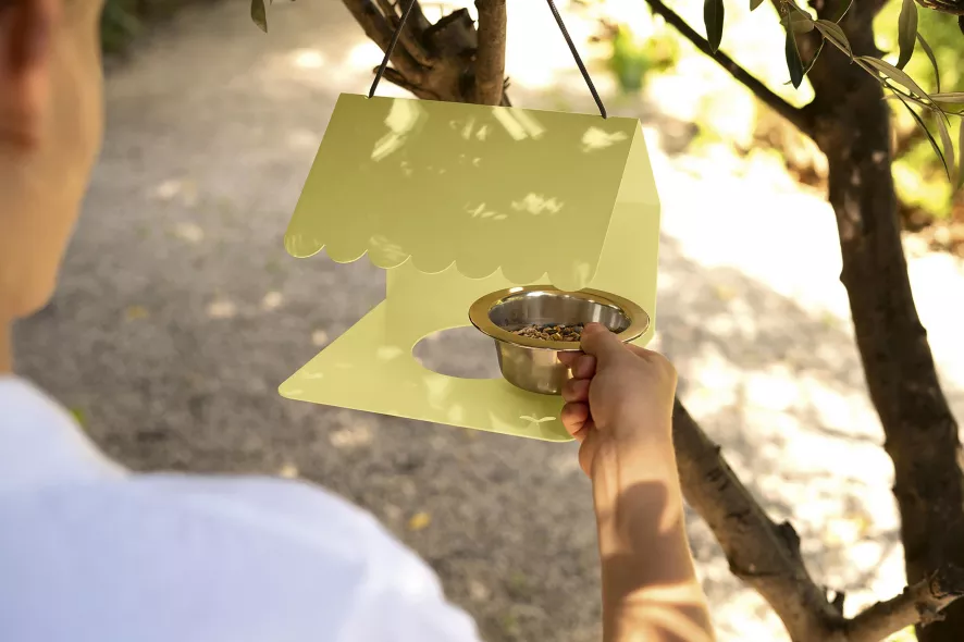 Fermob Picoti Vogelvoederhuisje Black Cherry 9 Fermob Picoti Vogelvoederhuisje Black Cherry - Afbeelding 9