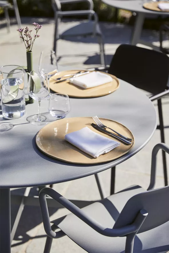 Fermob So'o Tuintafel Ø117 Capucine 7 Fermob So'o Tuintafel Ø117 Capucine - Afbeelding 7