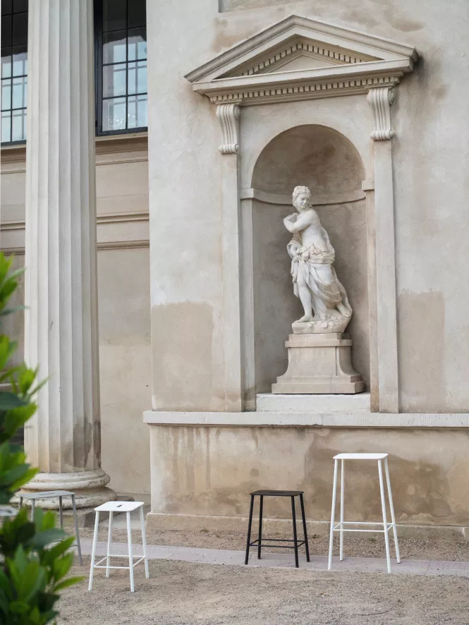 Frama Adam Mono Barkruk Buiten H65 Zwart 4 Frama Adam Mono Barkruk Buiten H65 Zwart - Afbeelding 4