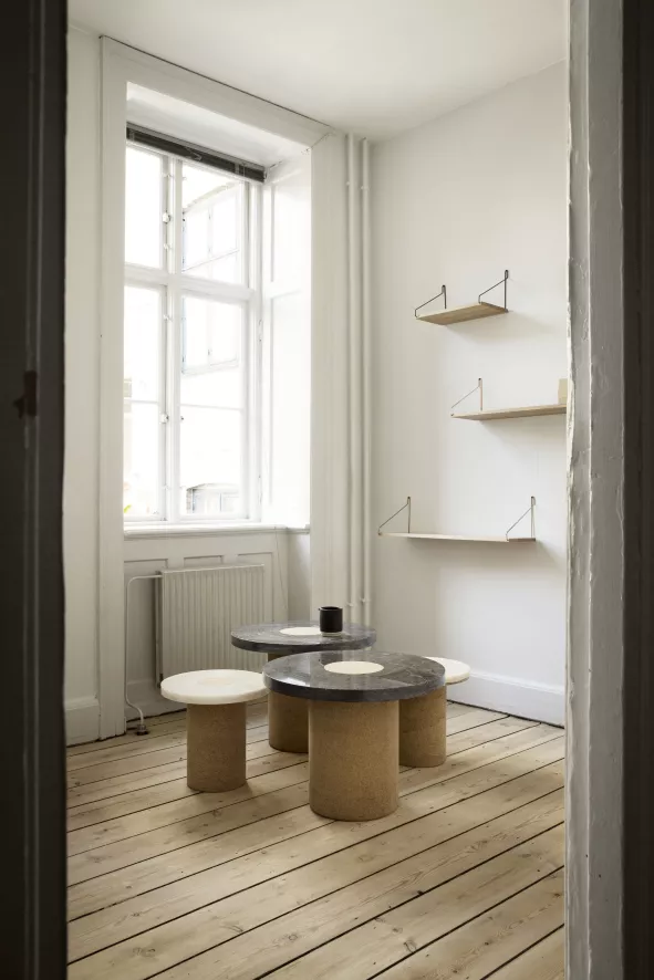 Frama Shelf Wandplank 60x20 Donker/roestvrijstaal 4 Frama Shelf Wandplank 60x20 Donker/roestvrijstaal - Afbeelding 4