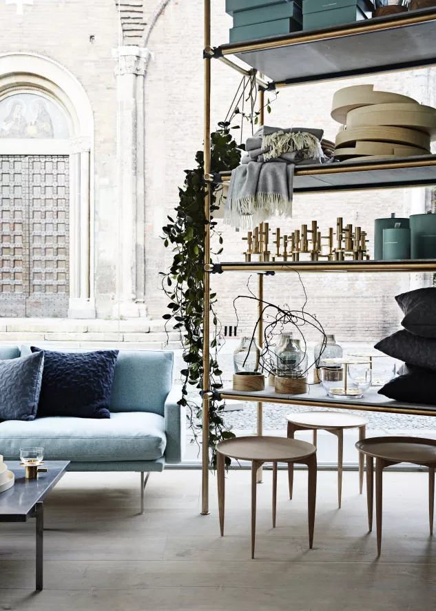 Fritz Hansen Foldable Tray Table Bijzettafel Zwart Gelakt Eiken 4 Fritz Hansen Foldable Tray Table Bijzettafel Zwart Gelakt Eiken - Afbeelding 4