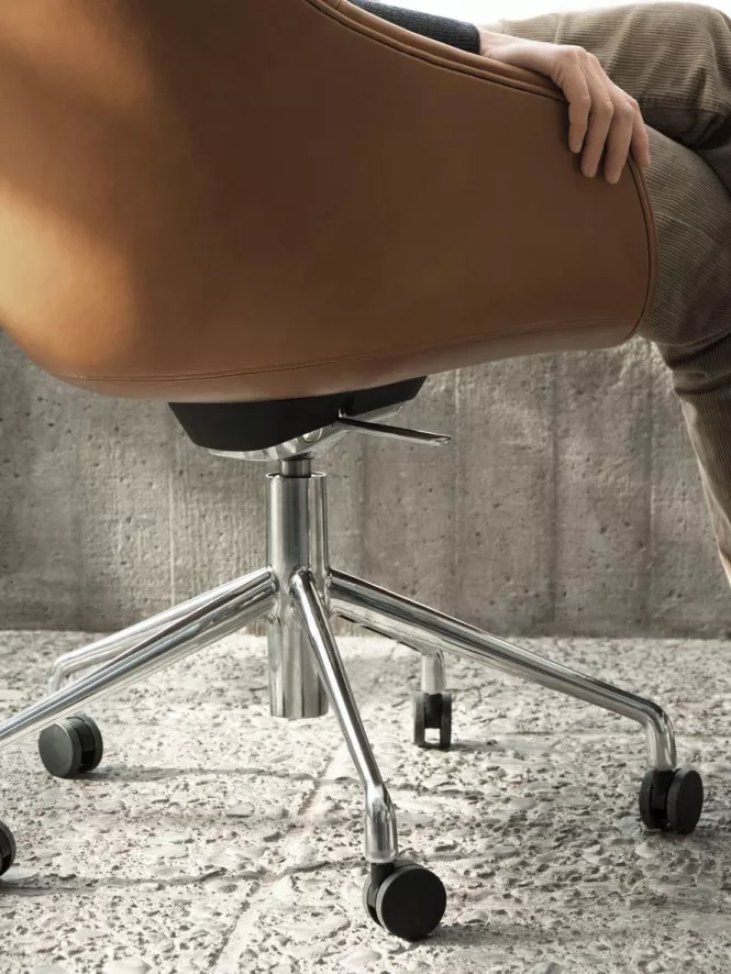 Hay About A Chair AAC155 Bureaustoel Sense Cognac 3 Hay About A Chair AAC155 Bureaustoel Sense Cognac - Afbeelding 3