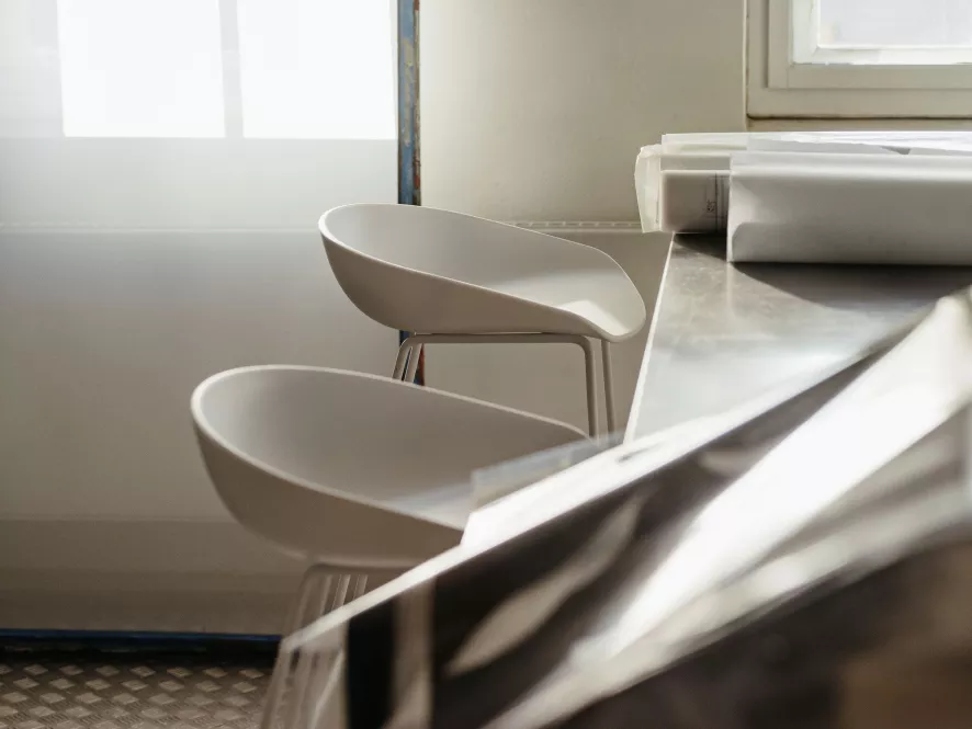 Hay AAS38 Barkruk 65cm Zwart Onderstel White 7 Hay AAS38 Barkruk 65cm Zwart Onderstel White - Afbeelding 7