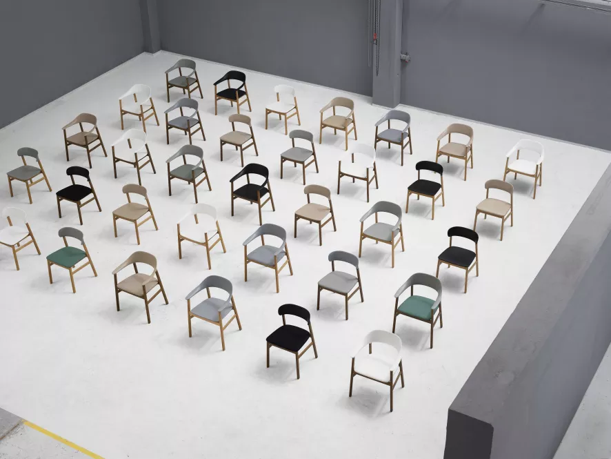 Normann Copenhagen Herit Armchair Oak Stoel Synergy Grijs 4 Normann Copenhagen Herit Armchair Oak Stoel Synergy Grijs - Afbeelding 4