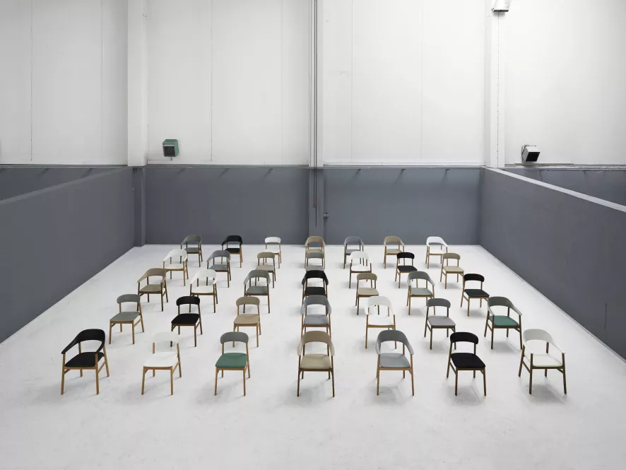 Normann Copenhagen Herit Armchair Oak Stoel Synergy Grijs 3 Normann Copenhagen Herit Armchair Oak Stoel Synergy Grijs - Afbeelding 3