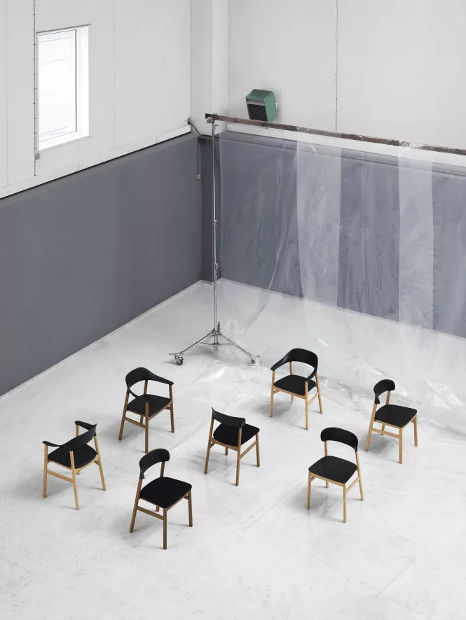 Normann Copenhagen Herit Armchair Oak Stoel Synergy Grijs 9 Normann Copenhagen Herit Armchair Oak Stoel Synergy Grijs - Afbeelding 9