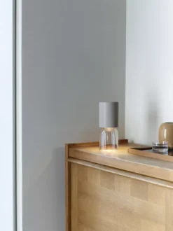 Luceplan Nui Mini Tafellamp LED Oplaadbaar Wit 19 Luceplan Nui Mini Tafellamp LED Oplaadbaar Wit -Beste Meubelcollectie Winkel x886x886 luceplan nui mini tafellamp led oplaadbaar1.jpg.pagespeed.ic .ACzSB4bf2D