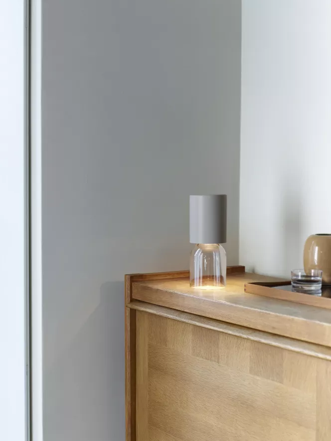 Luceplan Nui Mini Tafellamp LED Oplaadbaar Wit 6 Luceplan Nui Mini Tafellamp LED Oplaadbaar Wit - Afbeelding 6