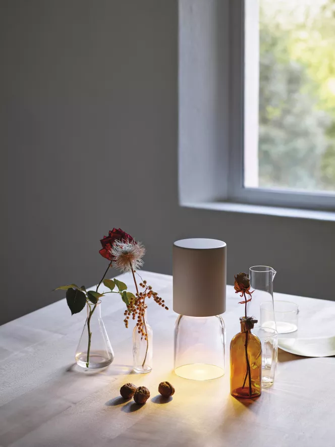 Luceplan Nui Mini Tafellamp LED Oplaadbaar Wit 3 Luceplan Nui Mini Tafellamp LED Oplaadbaar Wit - Afbeelding 3