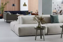 Muuto Connect Bank Driezitter Met Poef Rechts Vancouver 13 21 Muuto Connect Bank Driezitter Met Poef Rechts Vancouver 13 -Beste Meubelcollectie Winkel x886x886 muuto elevated vaas9.jpg.pagespeed.ic .3HEtzlU VA