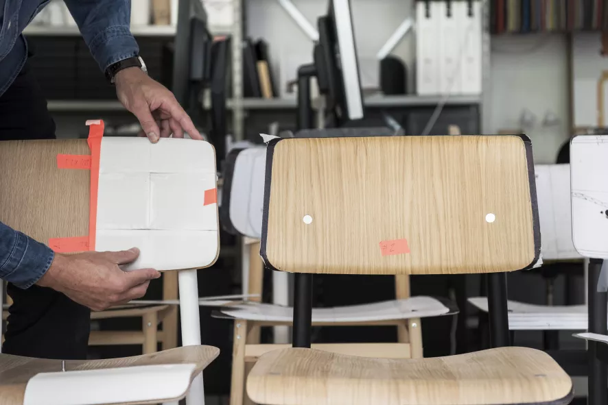 Muuto Loft Barkruk 75cm Dusty Green/eiken 3 Muuto Loft Barkruk 75cm Dusty Green/eiken - Afbeelding 3