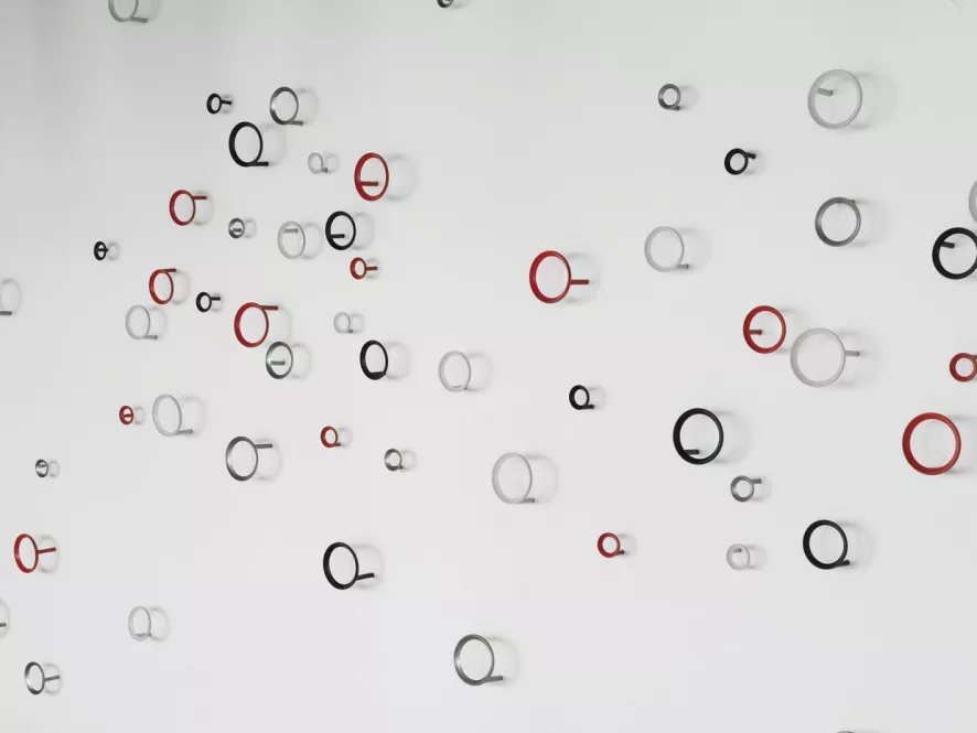 Normann Copenhagen Loop Haak Ø9.4 Large Warm Grey 5 Normann Copenhagen Loop Haak Ø9.4 Large Warm Grey - Afbeelding 5