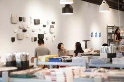 Normann Copenhagen Pocket Organizer 2 Wandplank Zwart -Beste Meubelcollectie Winkel x886x886 normann copenhagen pocket organizer 1 kast17.jpg.pagespeed.ic .Rgpk ZAlTR