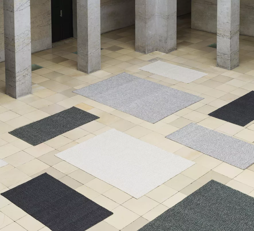 Normann Copenhagen Polli Vloerkleed 100x200 Dark Grey 3 Normann Copenhagen Polli Vloerkleed 100x200 Dark Grey - Afbeelding 3