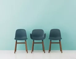 Normann Copenhagen Form Armchair Stoel Met Eiken Onderstel Zwart -Beste Meubelcollectie Winkel x886x886 normann form armchair sfeer 11 2.jpg.pagespeed.ic .ZZ61l P3 0
