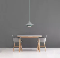 Normann Copenhagen Form Armchair Stoel Met Eiken Onderstel Zwart -Beste Meubelcollectie Winkel x886x886 normann form armchair sfeer 1 2.jpg.pagespeed.ic .k9AH0UoA8e