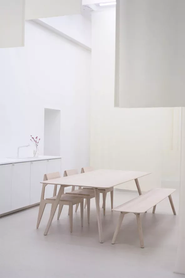 Objekte Unserer Tage Meyer Eetbank 180 Stained En Waxed Eiken Zwart Pigment 6 Objekte Unserer Tage Meyer Eetbank 180 Stained En Waxed Eiken Zwart Pigment - Afbeelding 6