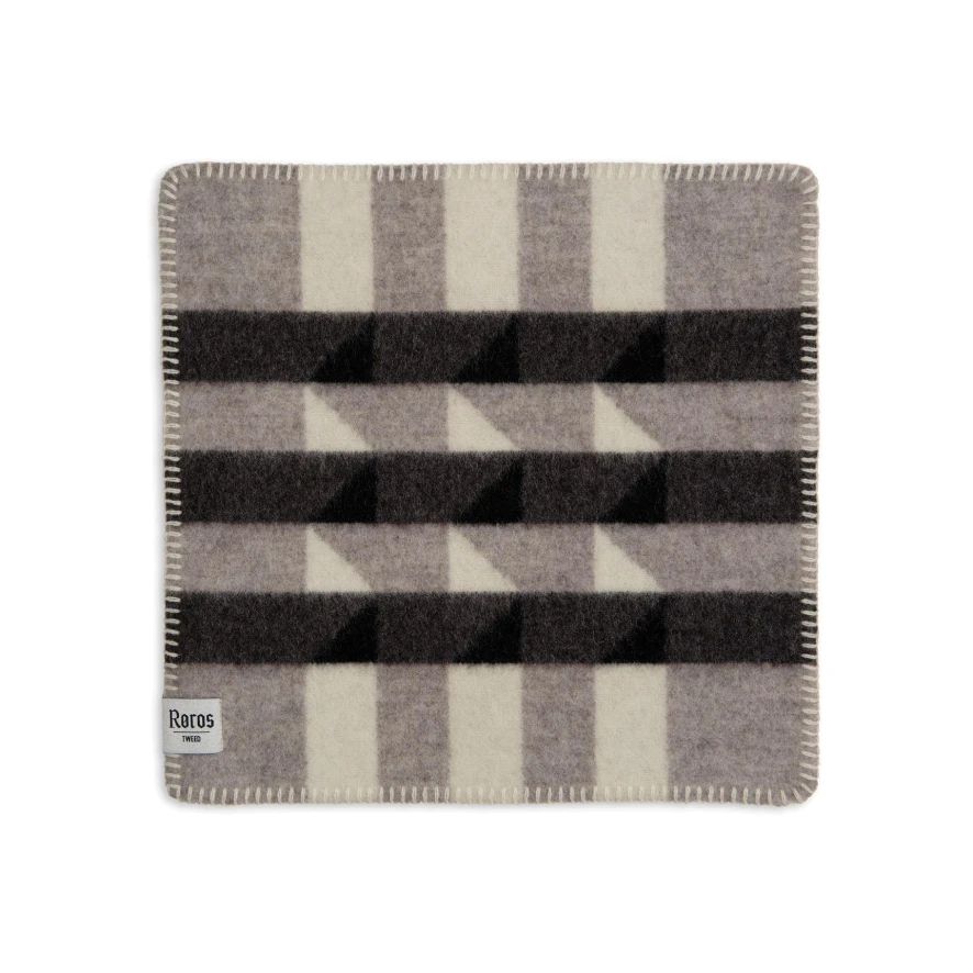 Røros Tweed Kvam Zitkussen 45x45 Greyscale 3 Røros Tweed Kvam Zitkussen 45x45 Greyscale - Afbeelding 3