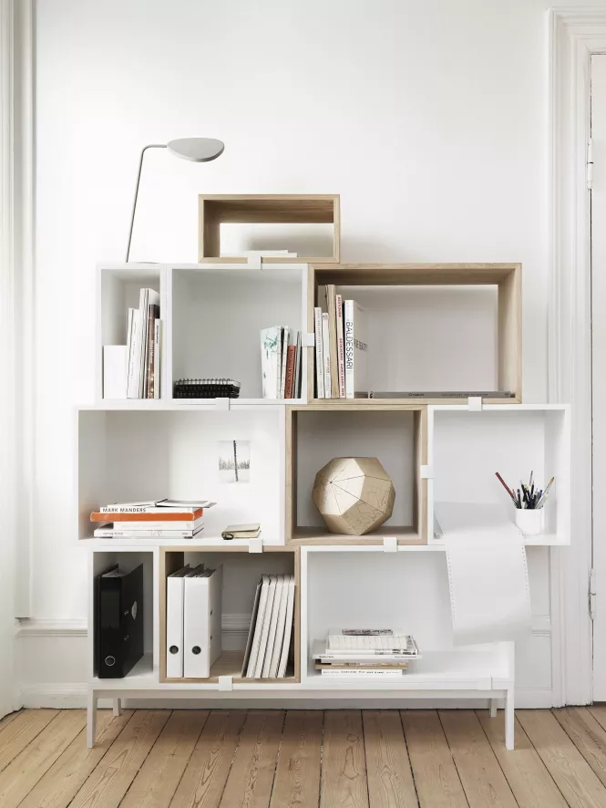 Muuto Stacked 2.0 Kast Met Backboard Small Eiken 2 Muuto Stacked 2.0 Kast Met Backboard Small Eiken - Afbeelding 2