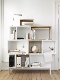 Muuto Stacked 2.0 Kast Met Backboard Medium Eiken -Beste Meubelcollectie Winkel x886x886 stacked 2 0 kast small open21.jpg.pagespeed.ic .qoCaLTKigs