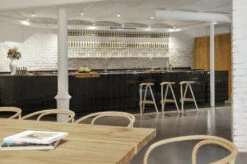 Thonet 404 H Barkruk Zwart -Beste Meubelcollectie Winkel x886x886 thonet 404 h barkruk4.jpeg.pagespeed.ic .La7ioS1eZK