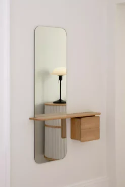 Umage One More Look Spiegel Naturel Eiken Solid Oak 10 Umage One More Look Spiegel Naturel Eiken Solid Oak -Beste Meubelcollectie Winkel x886x886 umage one more look spiegel met plank naturel eiken.jpg.pagespeed.ic .6X1n5VUYeY