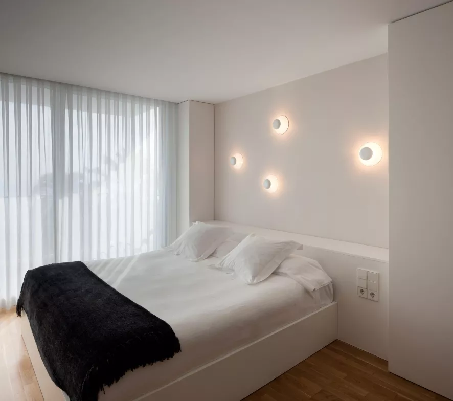 Vibia Funnel 2012 Plafond- En Wandlamp Ø22 LED Small Gold Leaf 3 Vibia Funnel 2012 Plafond- En Wandlamp Ø22 LED Small Gold Leaf - Afbeelding 3