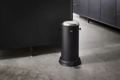 VIPP Vipp15 Pedaalemmer 14L Beige 16 VIPP Vipp15 Pedaalemmer 14L Beige -Beste Meubelcollectie Winkel x886x886 vipp vipp15 pedaalemmer 14 l10.jpg.pagespeed.ic .R Ux4Q 5hr