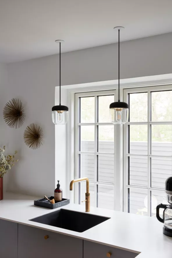 Umage Acorn Hanglamp Ø14 Zwart Snoer, Messing 13 Umage Acorn Hanglamp Ø14 Zwart Snoer, Messing - Afbeelding 13