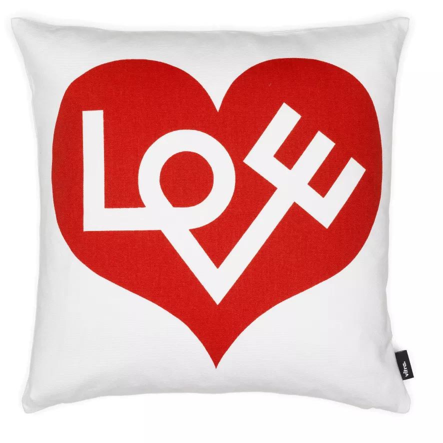 Vitra Love Heart Kussen 40x40 1 Vitra Love Heart Kussen 40x40