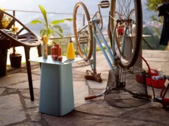 Vitra Metal Side Table Bijzettafel Outdoor Groot Ijsgrijs 16 Vitra Metal Side Table Bijzettafel Outdoor Groot Ijsgrijs -Beste Meubelcollectie Winkel x886x886 vitra metal side table tuintafel sfeer.jpg.pagespeed.ic .8WmahzUbxp