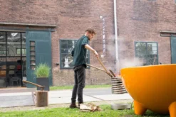 Weltevree Dutchtub Original Hottub Houtgestookt Olive Green -Beste Meubelcollectie Winkel x886x886 weltevree dutchtub original hottub sfeer 11.jpg.pagespeed.ic . wGqfZuht1