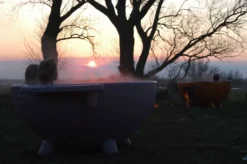 Weltevree Dutchtub Original Hottub Houtgestookt Olive Green -Beste Meubelcollectie Winkel x886x886 weltevree dutchtub original hottub sfeer 2.jpg.pagespeed.ic .BY1KCraN9u